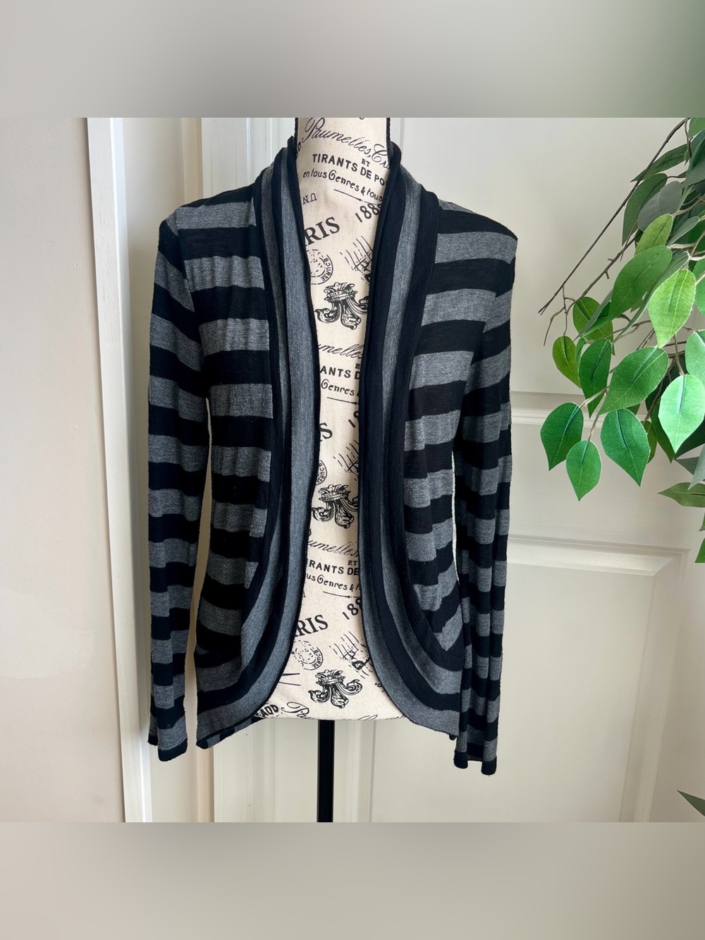 XXI Forever 21 Striped Open Front Waterfall Cardigan Gray Black Sz L